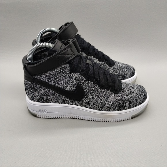 Nike‎ Air Force 1 Flyknit Casual Sneakers Womens Size 6 Black White Hi Top - Picture 3 of 9